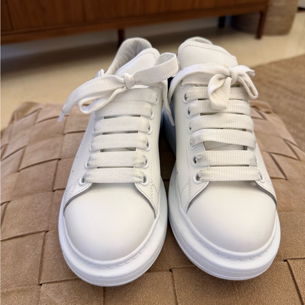 Alexander McQueen White and Black Sneakers AUTHENTIC - Picture 6 of 12